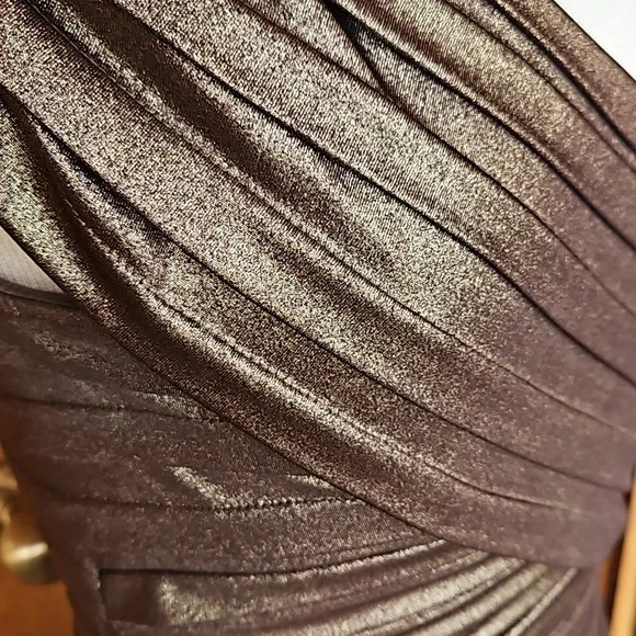 Cache Metallic classy bodycon dress - Picture 3 of 7
